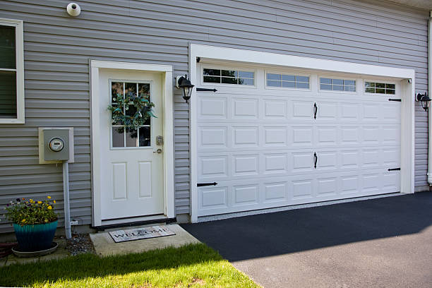 24/7 Emergency Garage Door Panel Replacement experts in Chadds Ford, PA